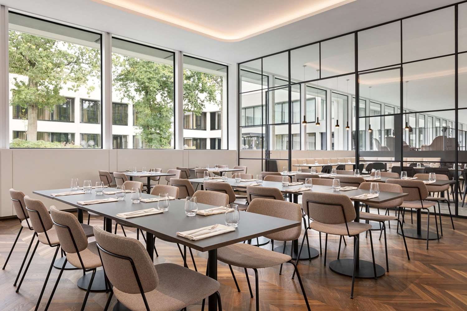 restaurant cafeteria