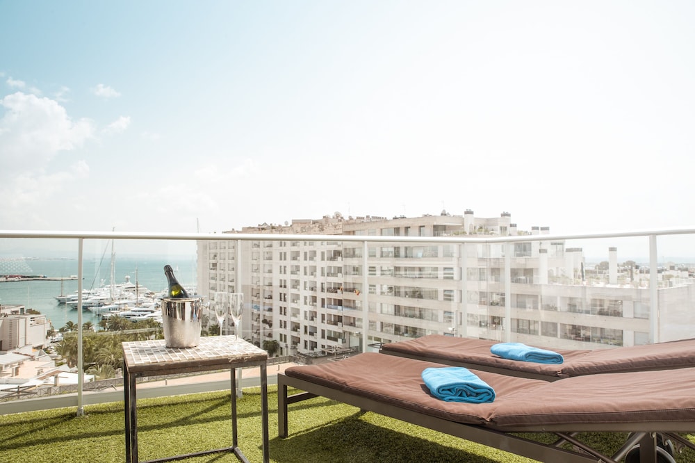 Hotel Feliz 8/65