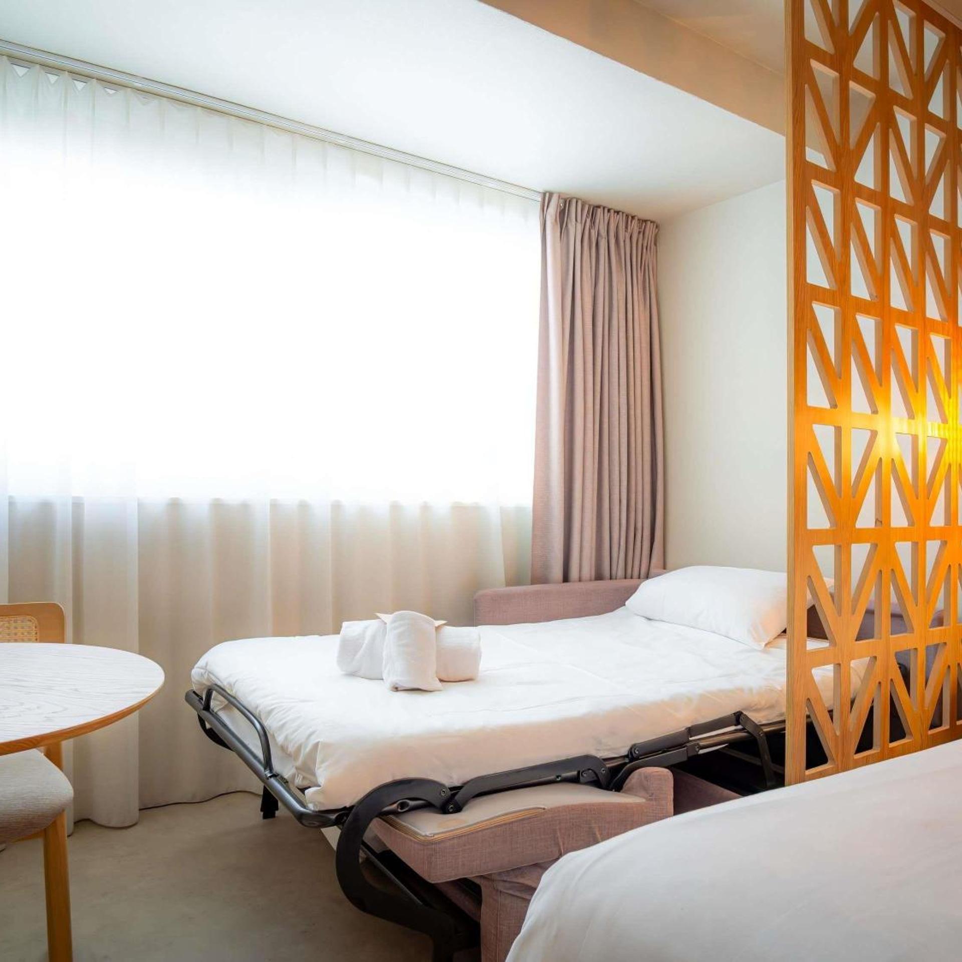 Classic, Triple, 1 Double and 1 Single Bed, City View, Mercure St Raphael Centre Plage 4/10