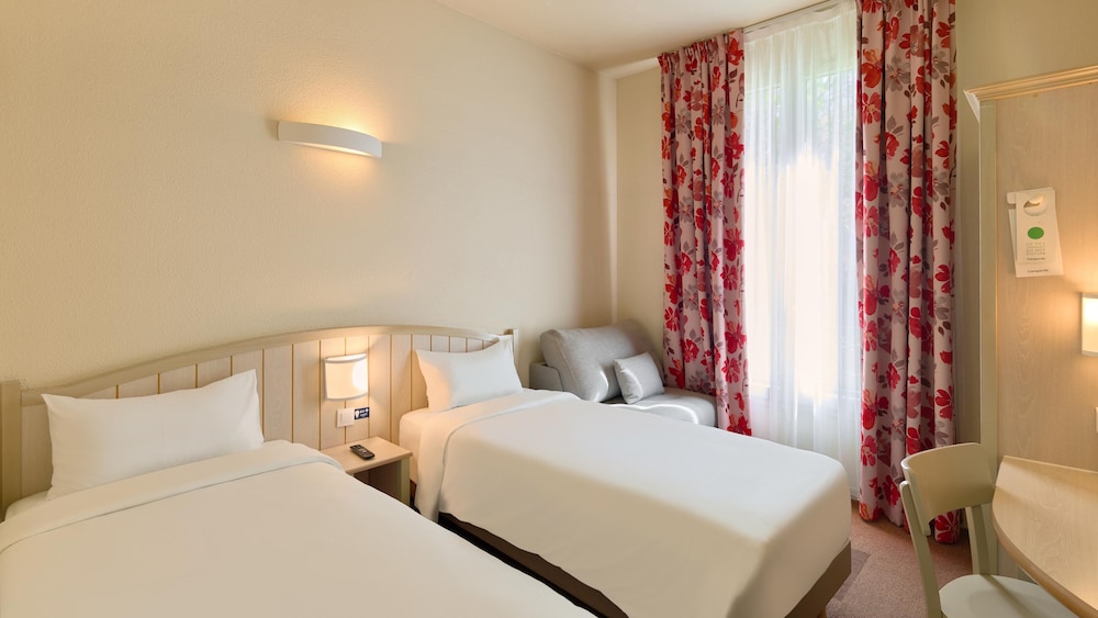 Standard, Twin Beds, Sofa