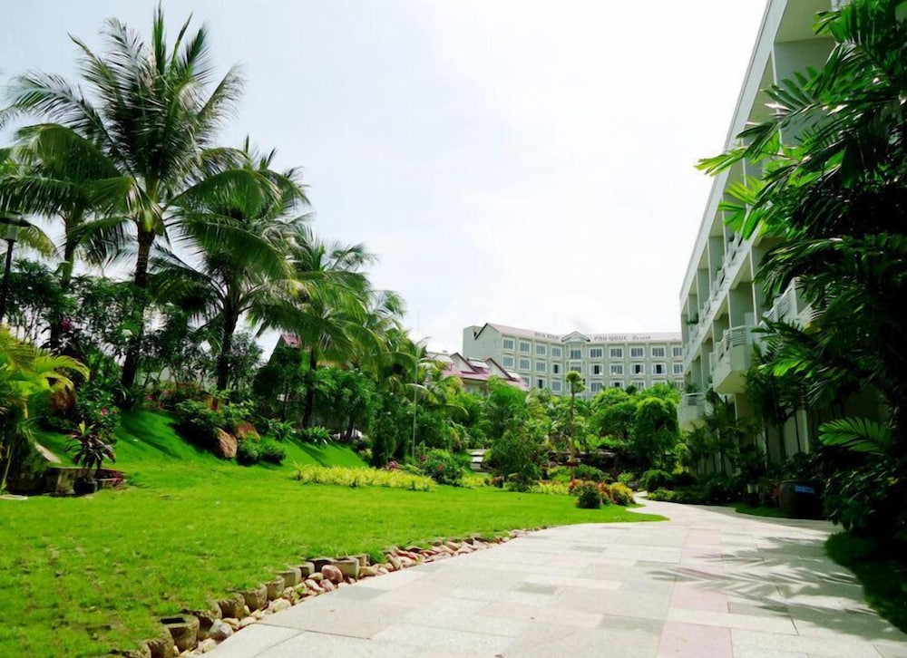 Hoa Binh Phu Quoc Hotel 33/37
