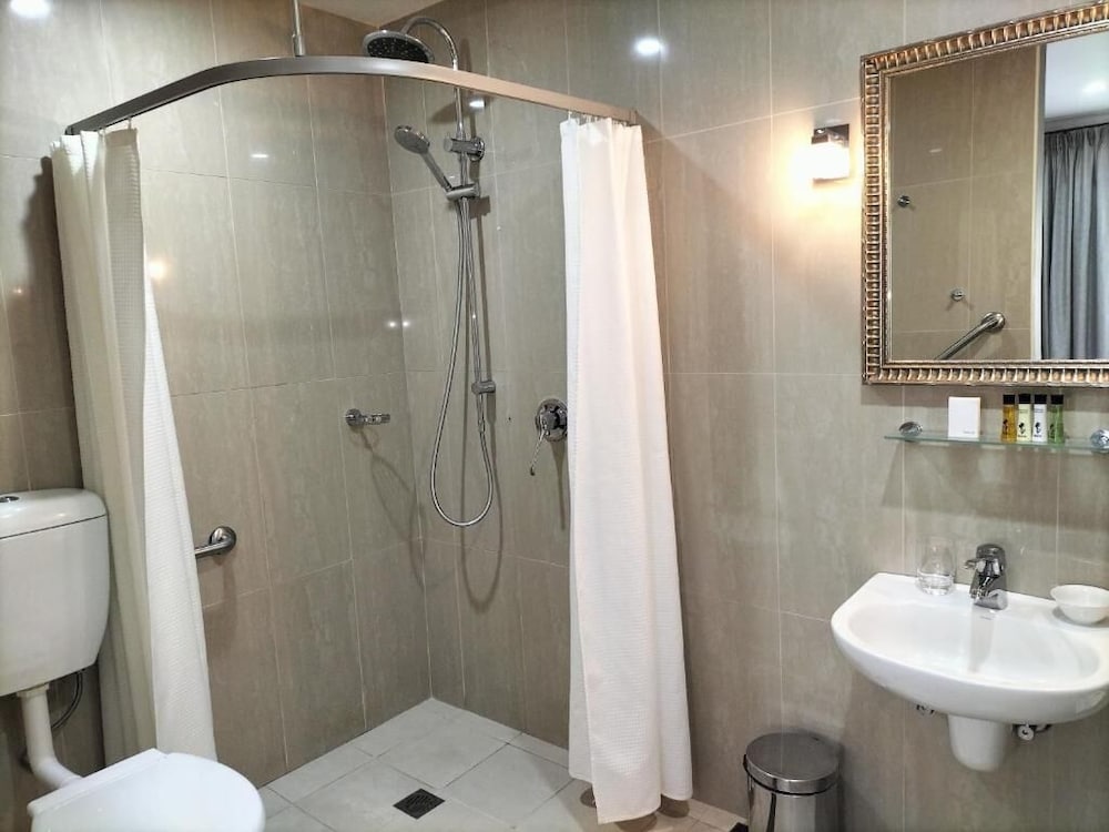 Studio, Suite, King Bed, Accessible