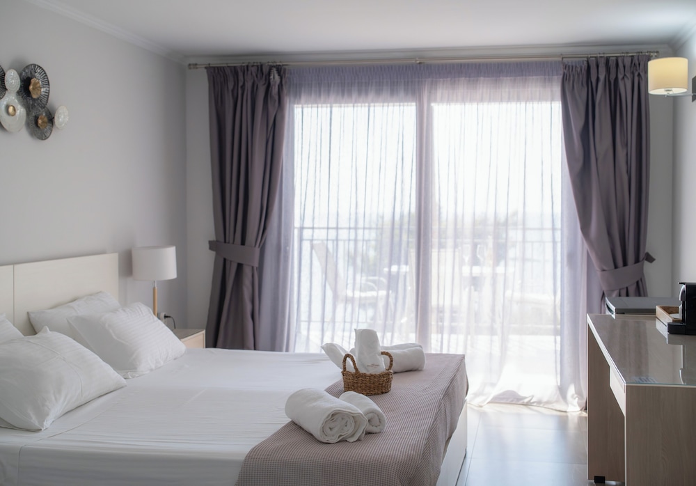 Superior, Twin Beds, Sea View