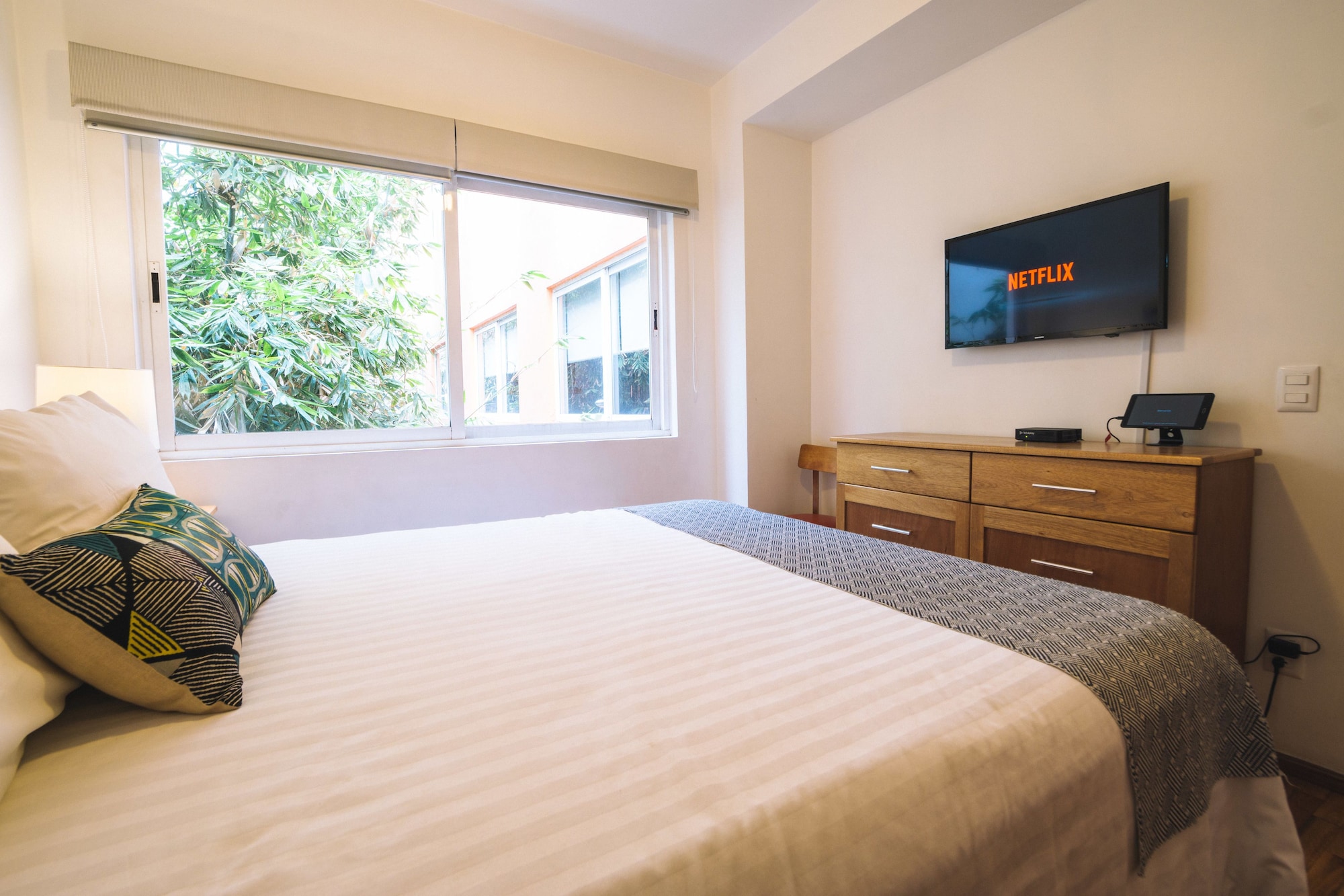SUPERIOR, APARTMENT, QUEEN BED, PRIVATE BATHROOM, SOFA