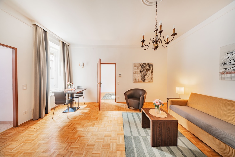 Appartments in der Josefstadt 11/18