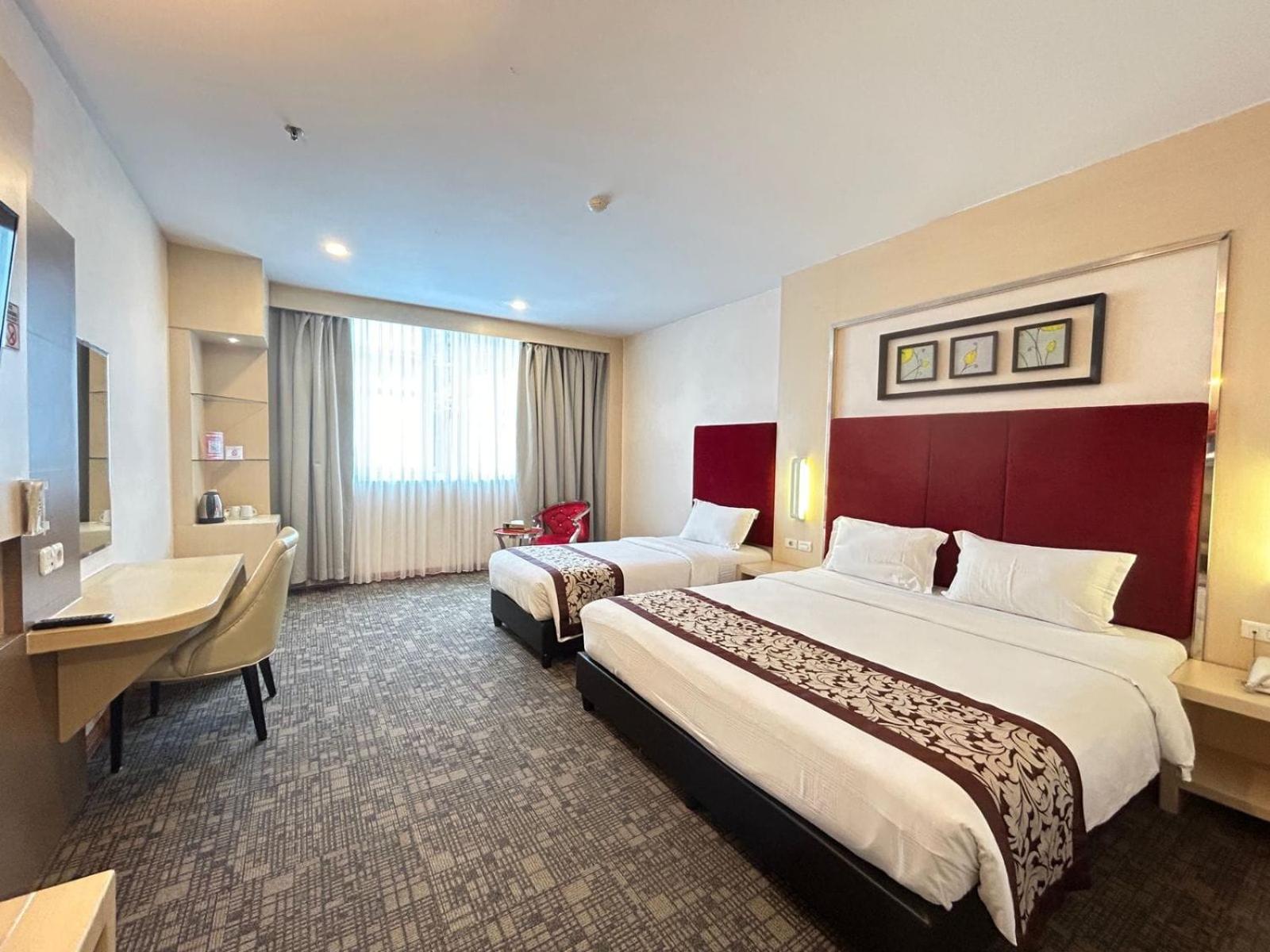 Junior Suite, 1 Double and 1 Single Bed