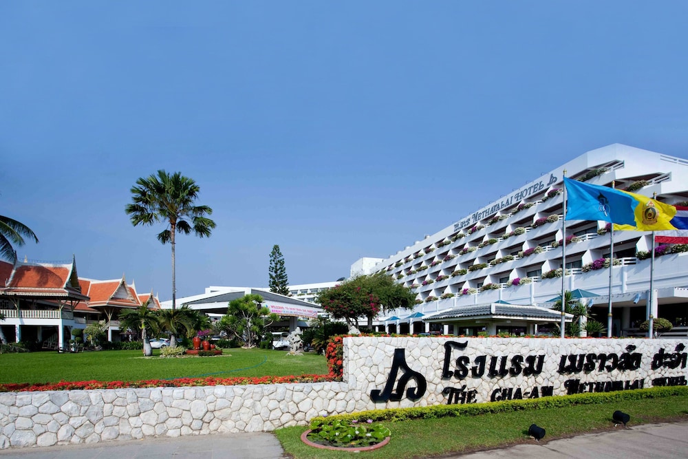 The Cha Am Methavalai Hotel photo4