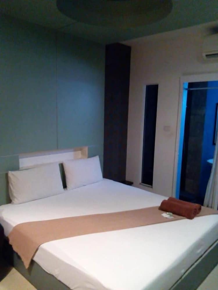 Bearing 26 Hotel 16/37