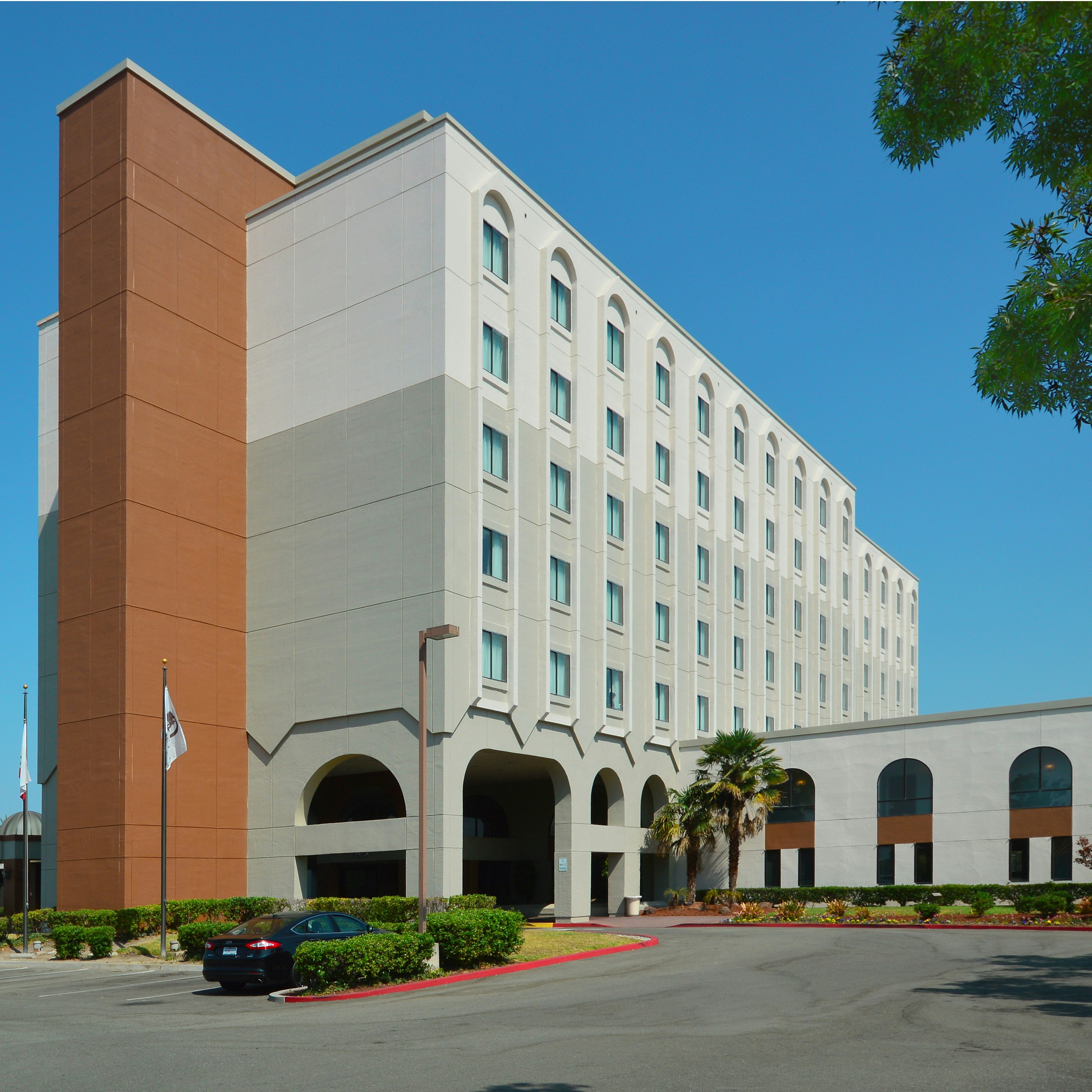Doubletree By Hilton Newark Fremont 73/76