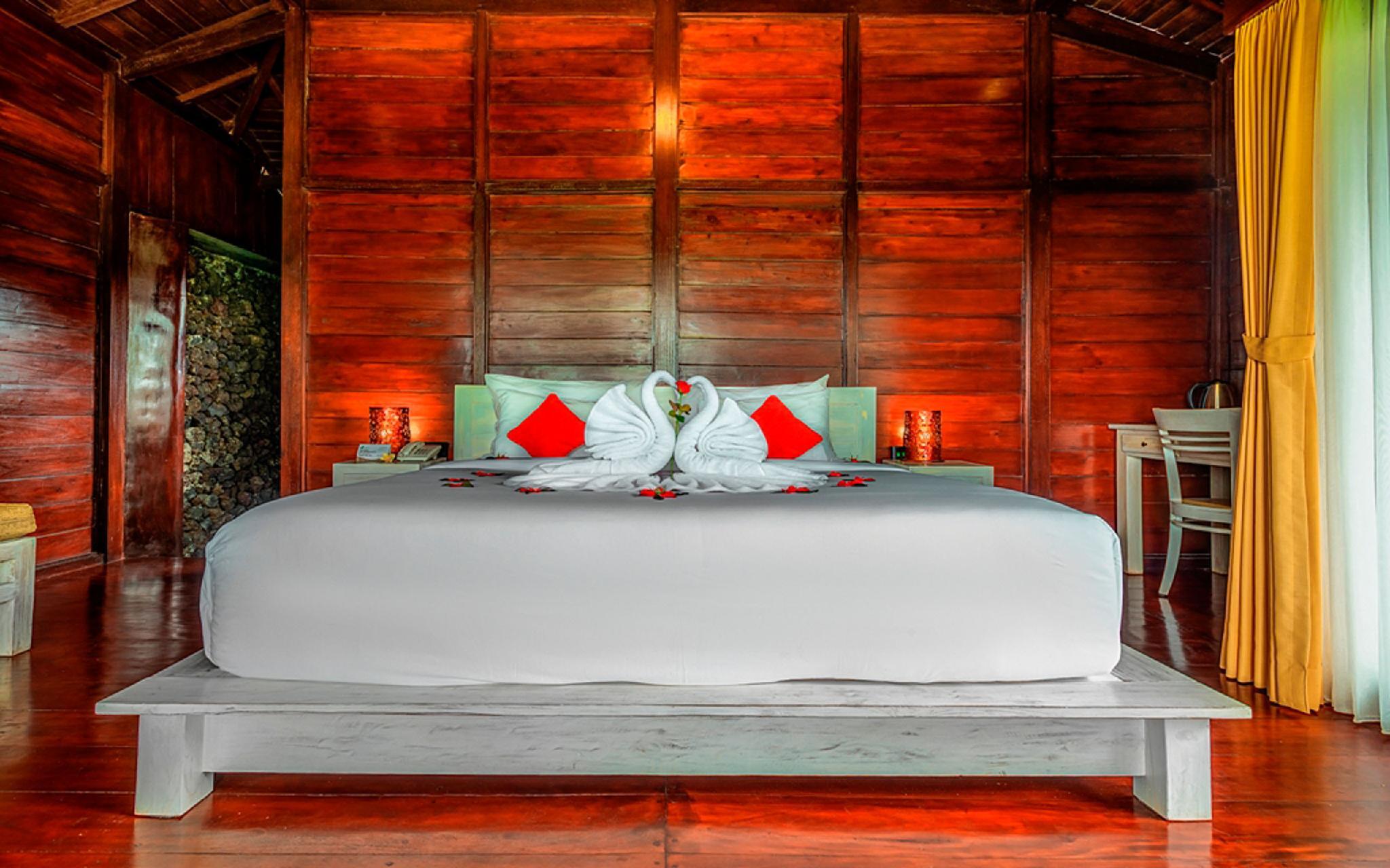 Villa, King Bed, Pool Access