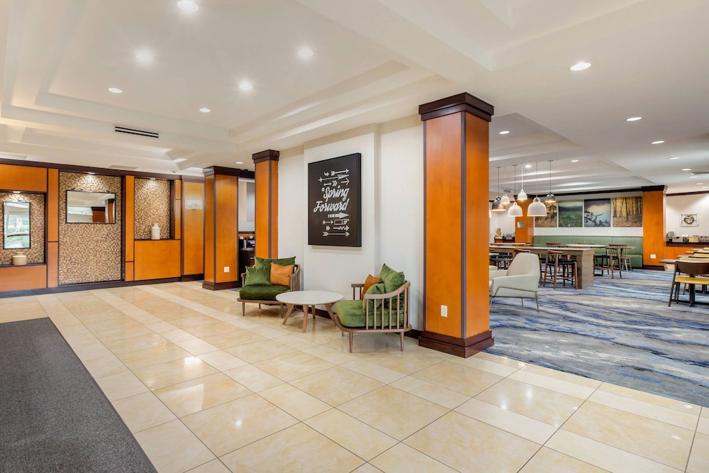 Lobby at Fairfield Inn & Suites by Marriott Houston Conroe/Woodlands, CONROE - TX