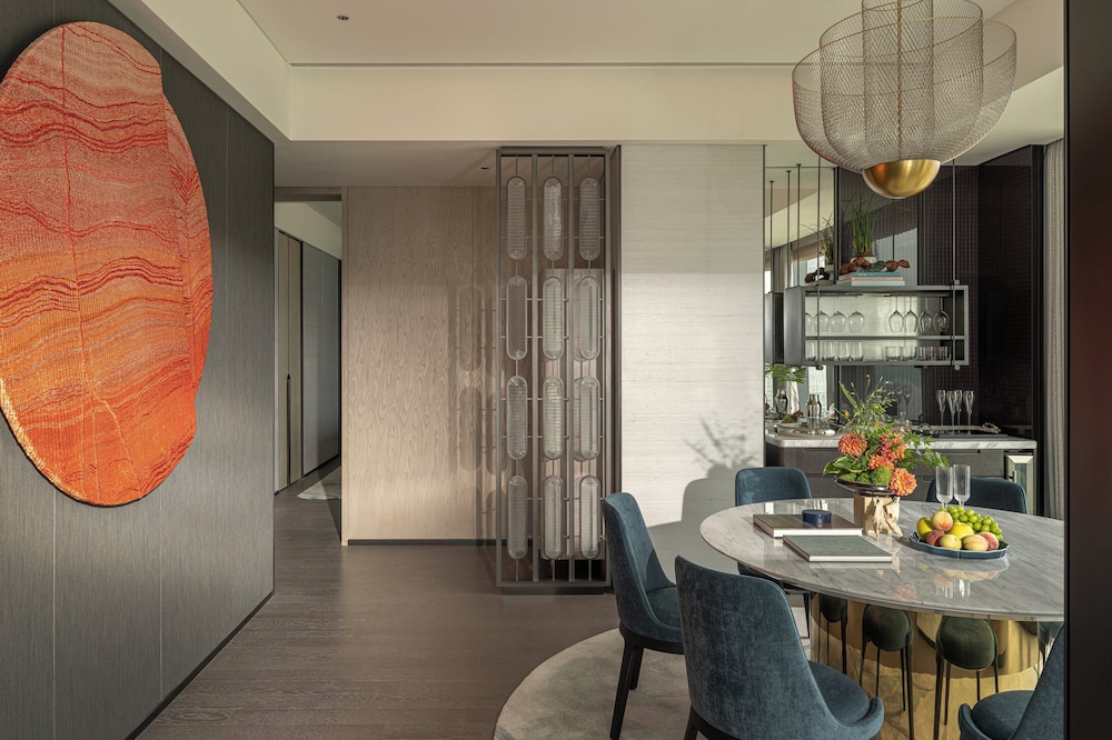 Four Seasons Hotel Hangzhou at Hangzhou Centre 40/55