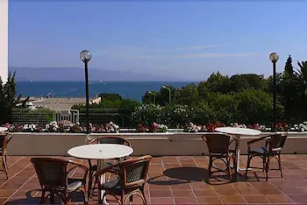 Sun Beach Hotel 34/50