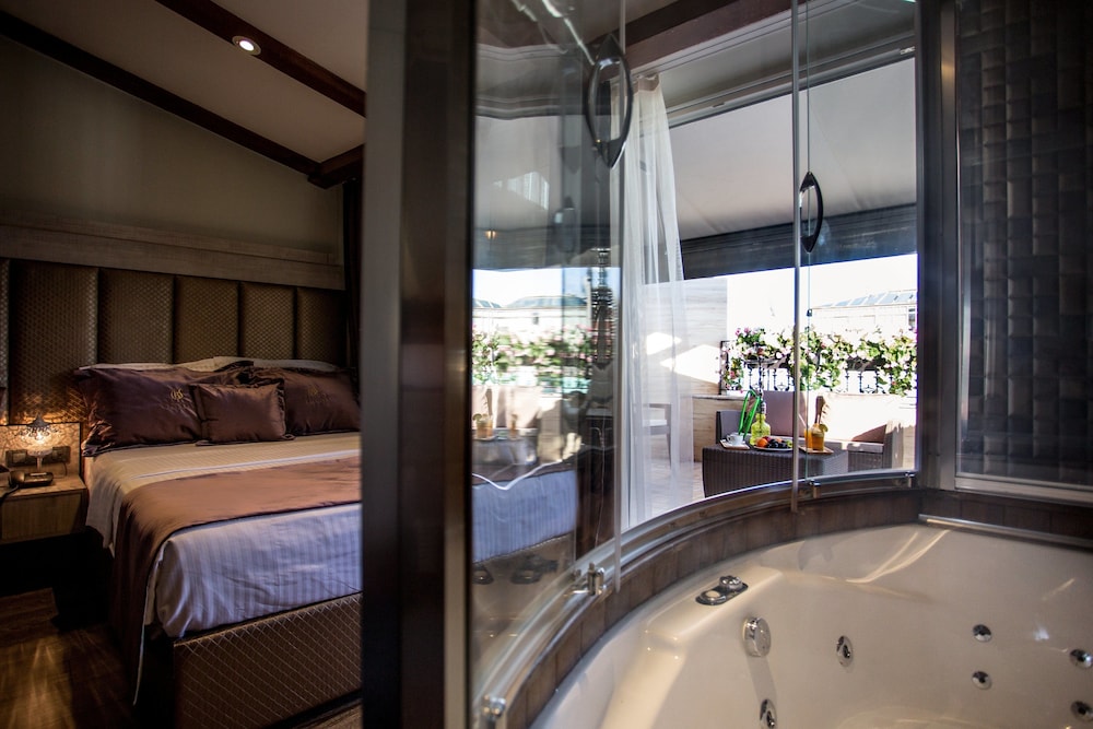 Beyond Style Hotel 30/68