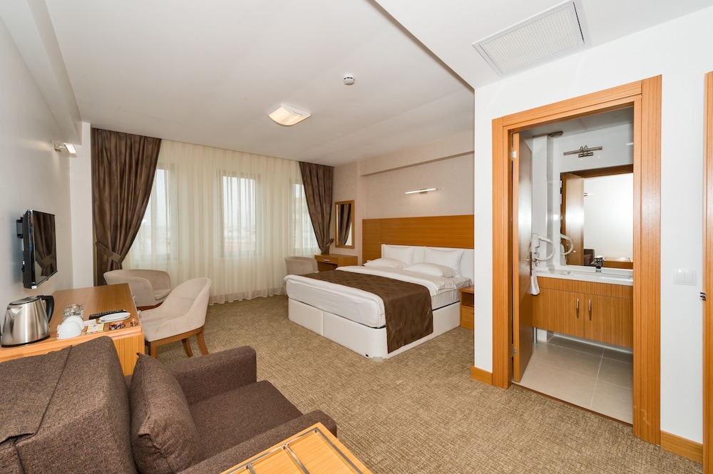 MIEN SUITES 19/29
