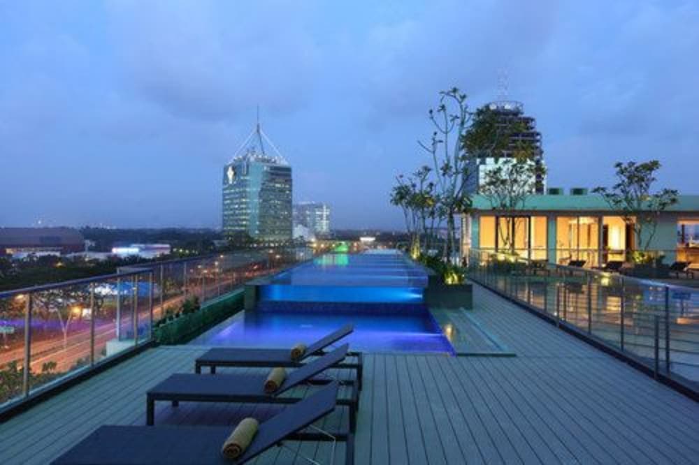 Santika Premiere Bintaro 3/78