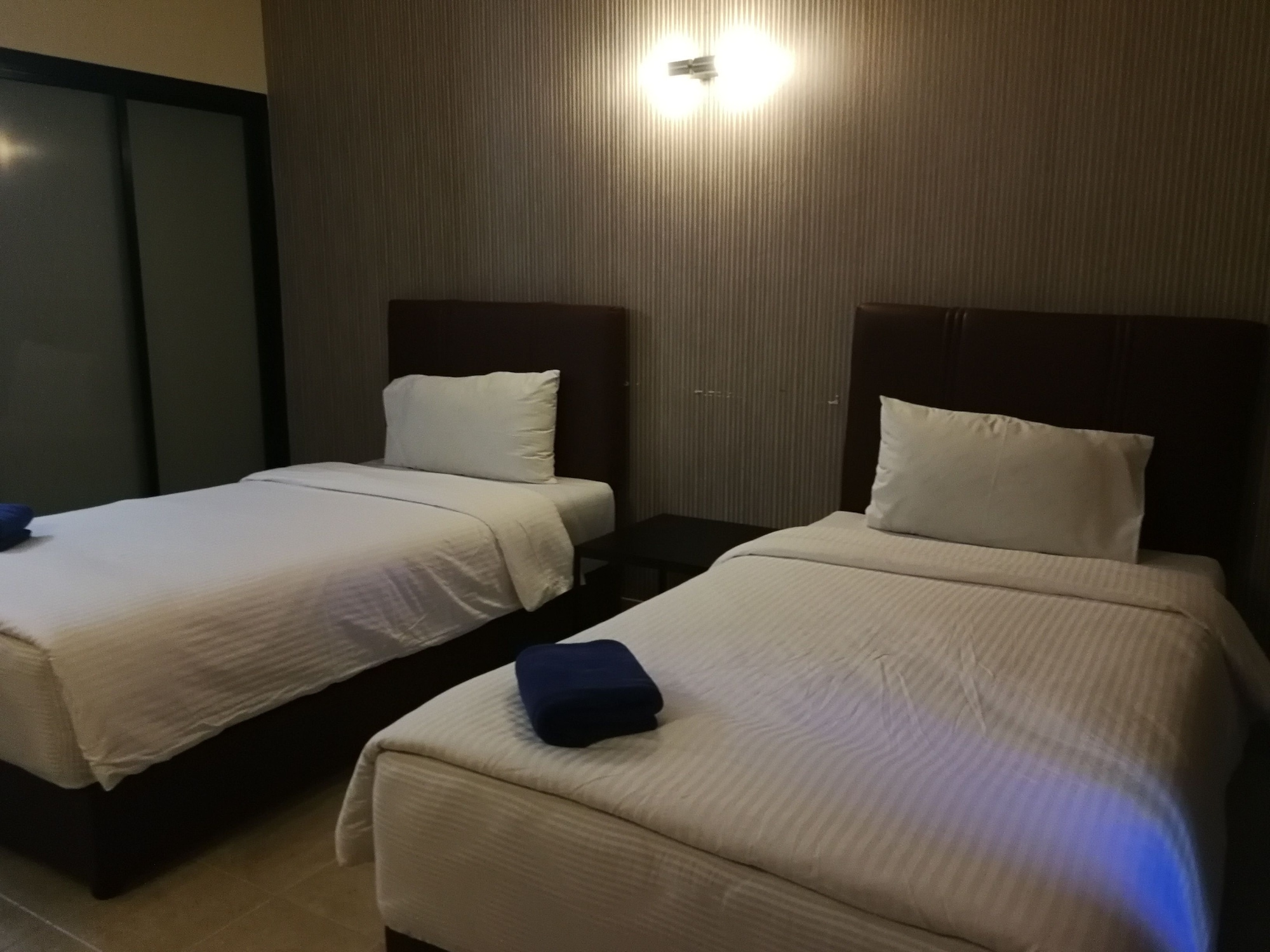 ROOM, TWIN BEDS, BALCONY