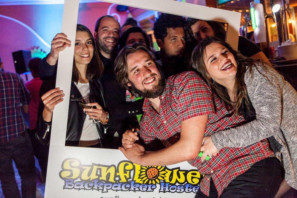 Sunflower Beach Hostel 5/50