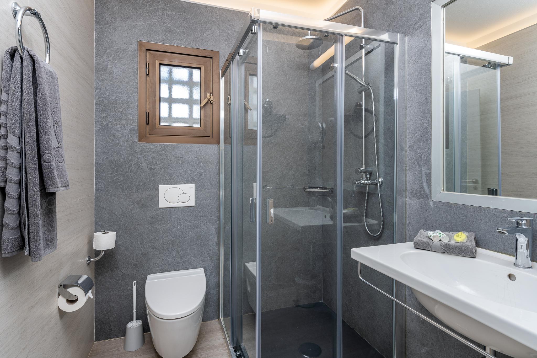 3 Bedrooms, Premium, Apartment, Sea Front, Balcony or Terrace
