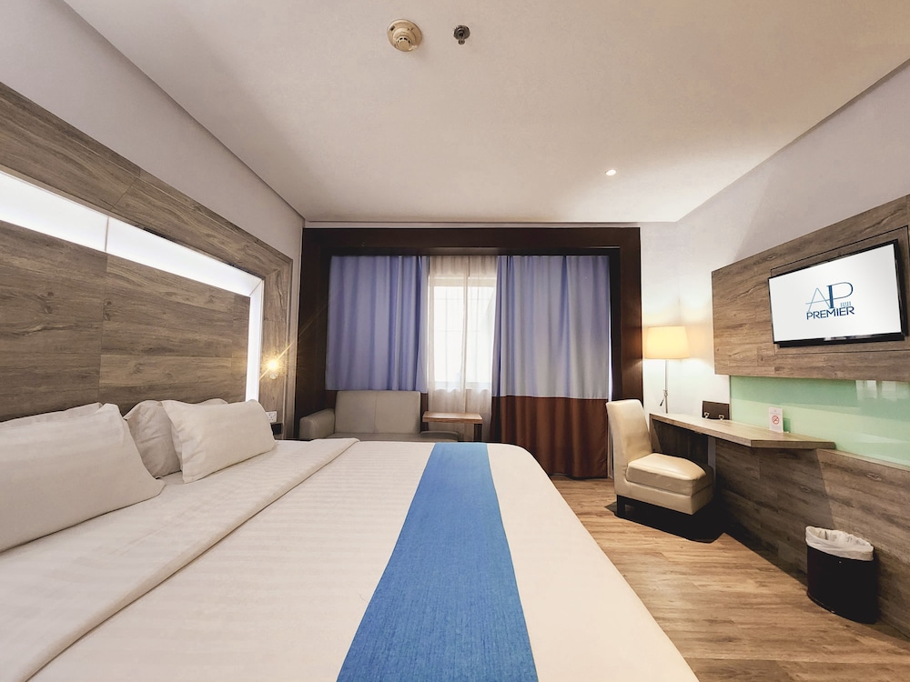 family suite, multiple beds