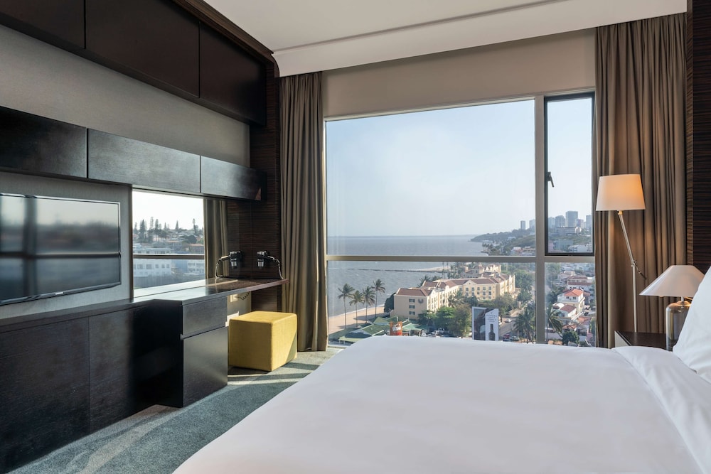 RADISSON BLU HOTEL & RESIDENCE, MAPUTO 24/80