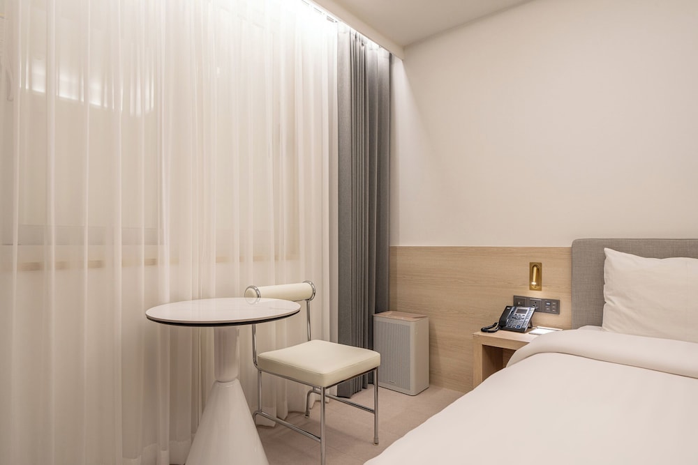 Hound Hotel Gwangju Cheomdan 24/24