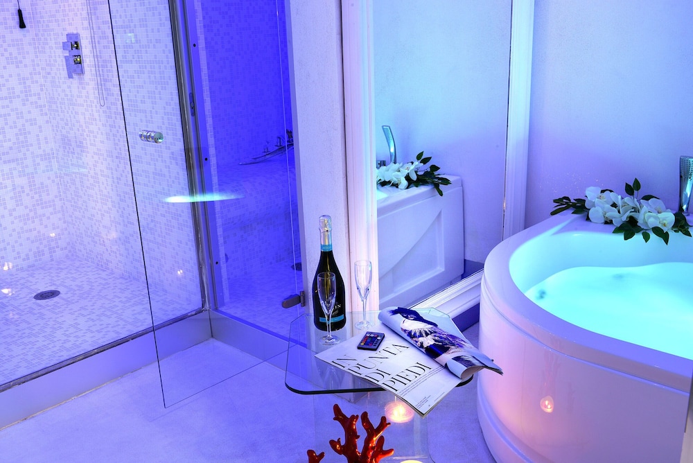 Napoli Rooms&Suite 48/50