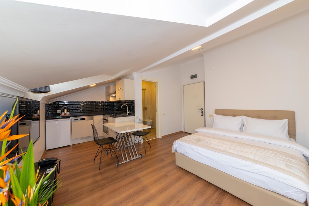 Joy Suites Hotel 19/69