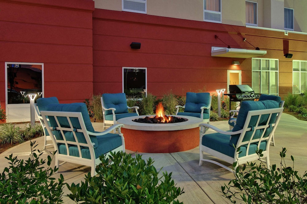 Hampton Inn & Suites Knoxville-Turkey Creek/Farragut 36/39