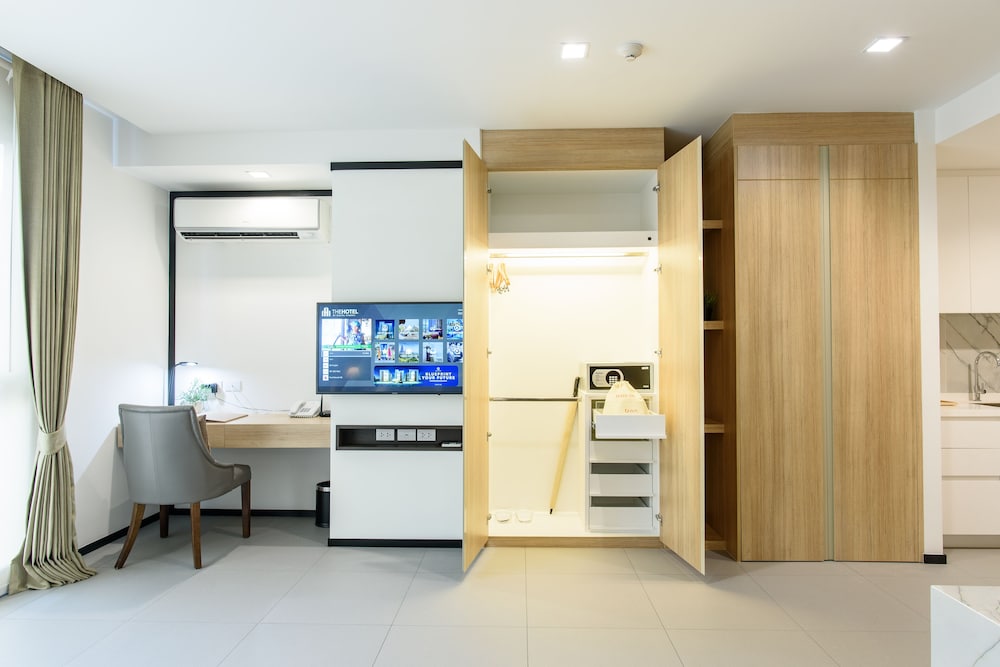 Alix Bangkok Hotel 66/77