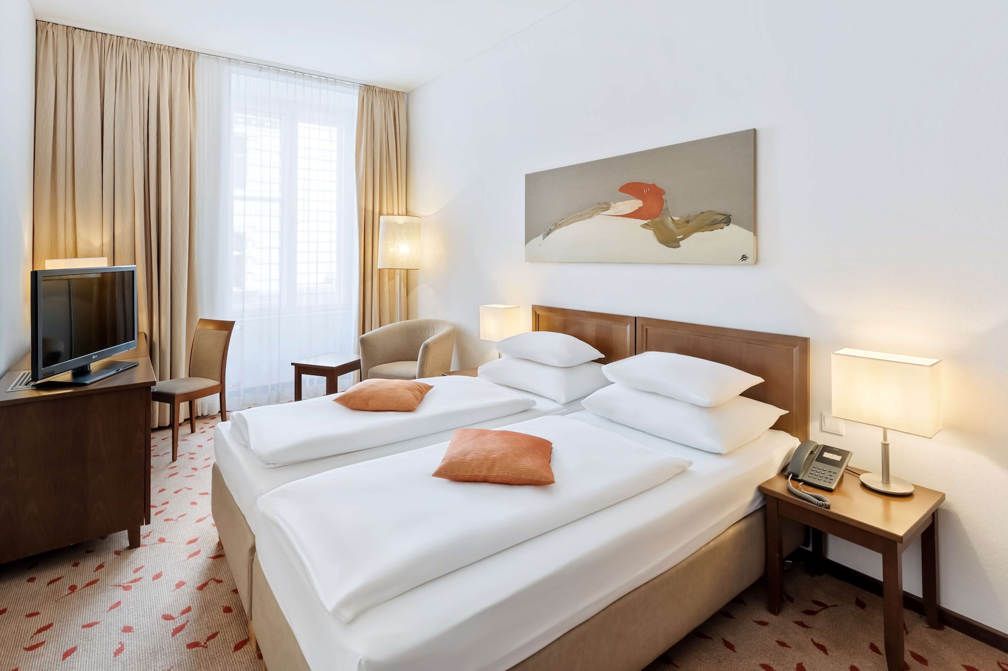 STANDARD, QUEEN BED