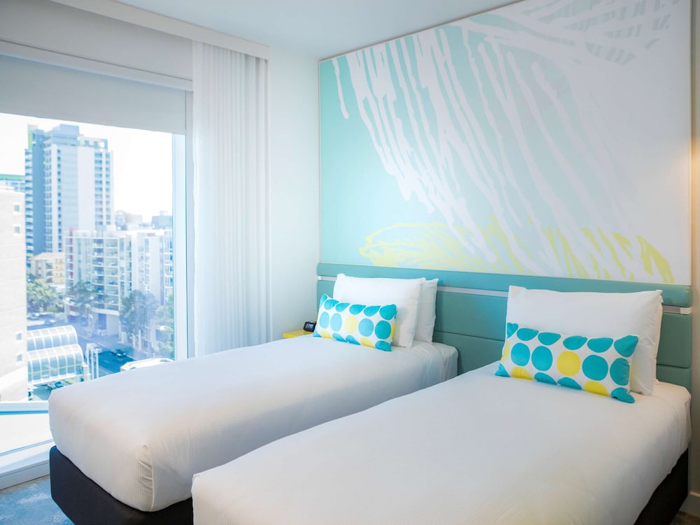 Superior, Twin Beds, City View, Ibis Styles East Perth 2/6
