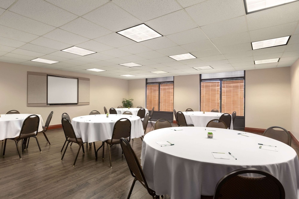 Wingate By Wyndham Montgomery 34/43