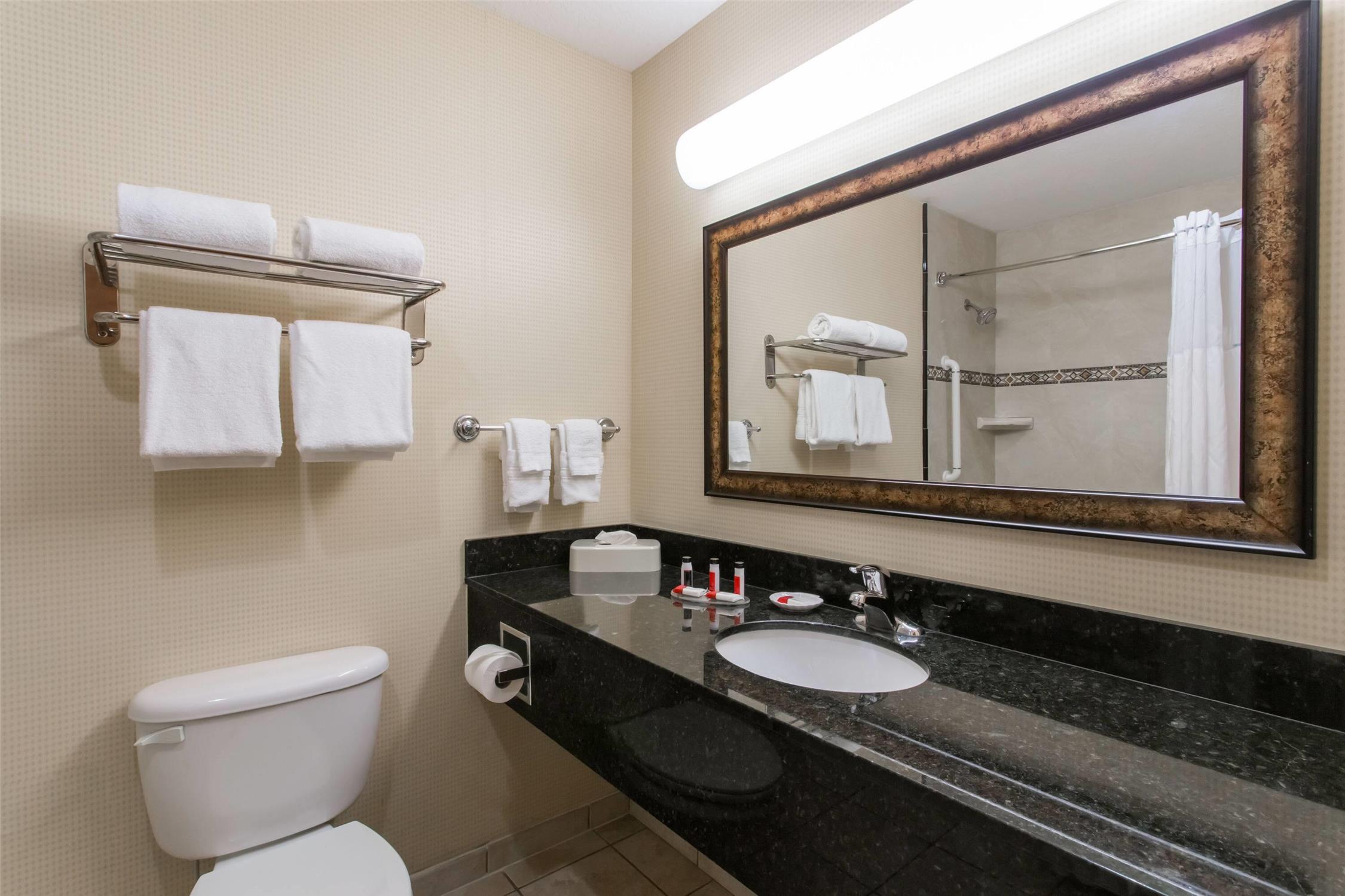 Days Inn Suites By Wyndham Fort Pierce I 95 9/11