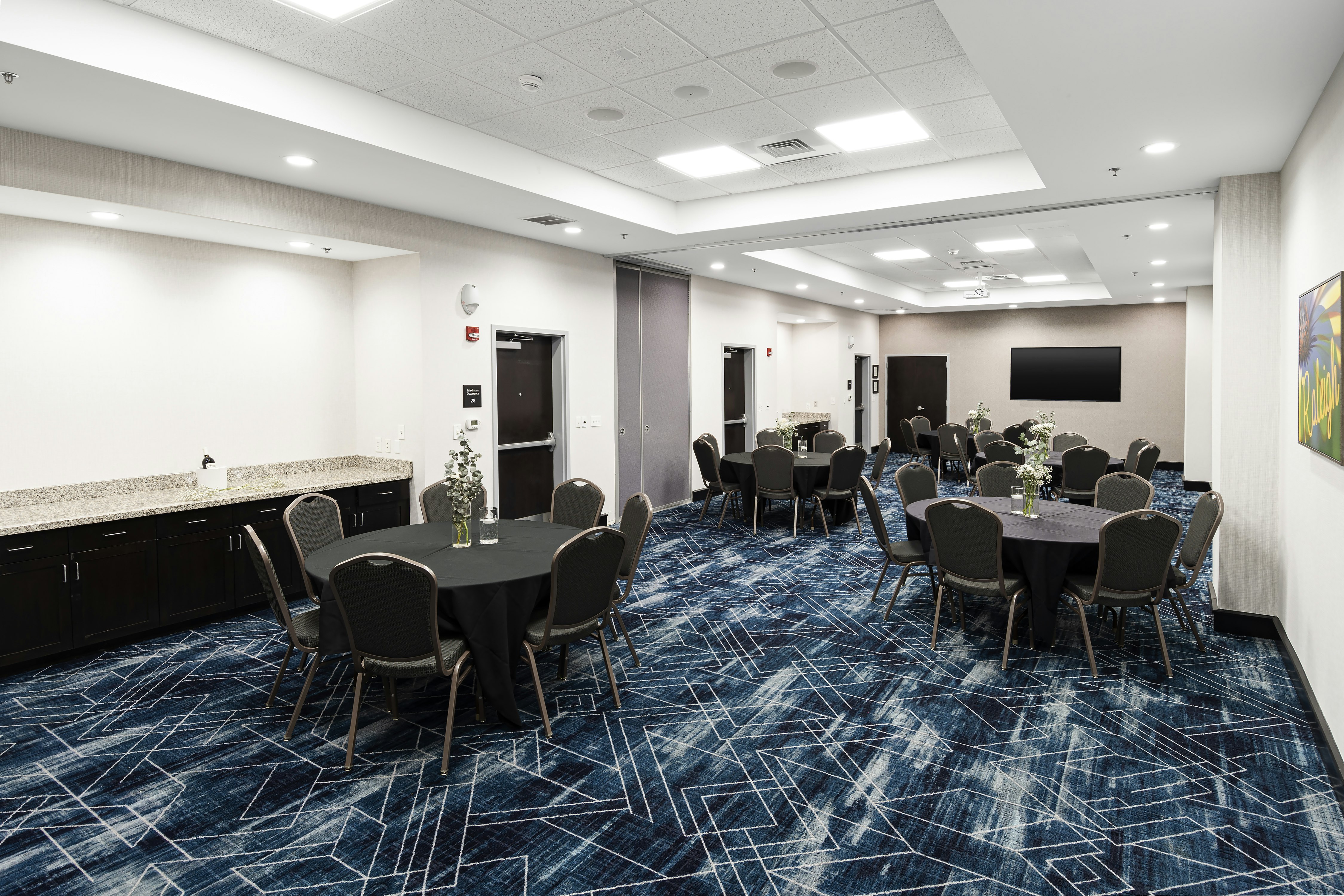 Hampton Inn and Suites Raleigh Downtown 63/75