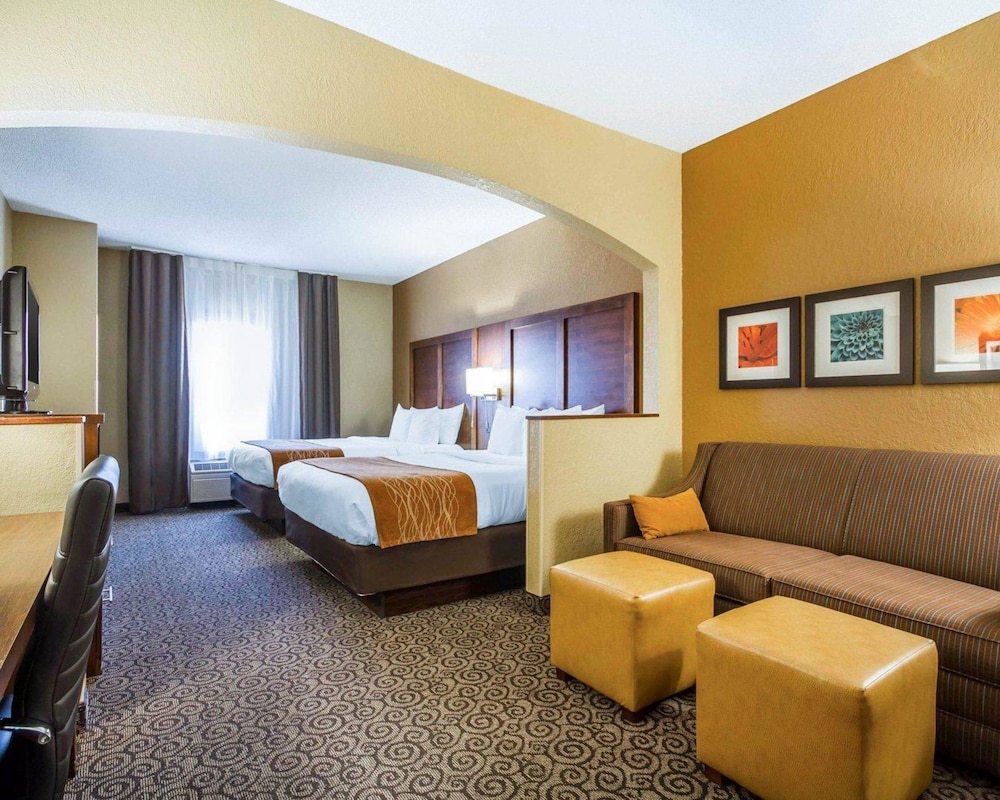 Comfort Suites Ramsey MN 10/31