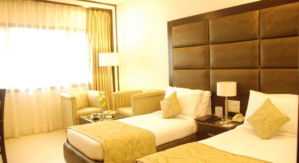 Shanti Palace 20/71