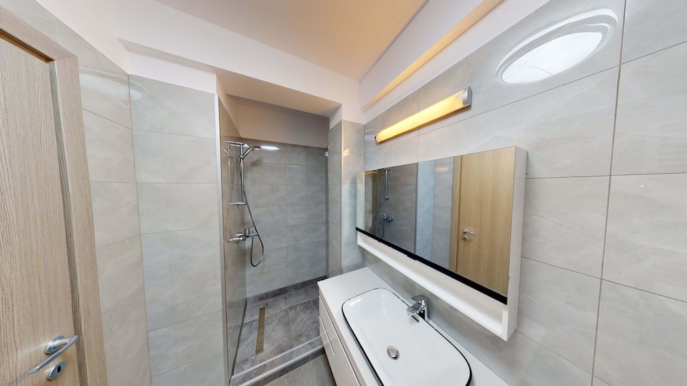 Le Blanc Aparthotel 66/68