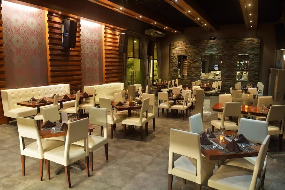 Ariana Hotel 47/61