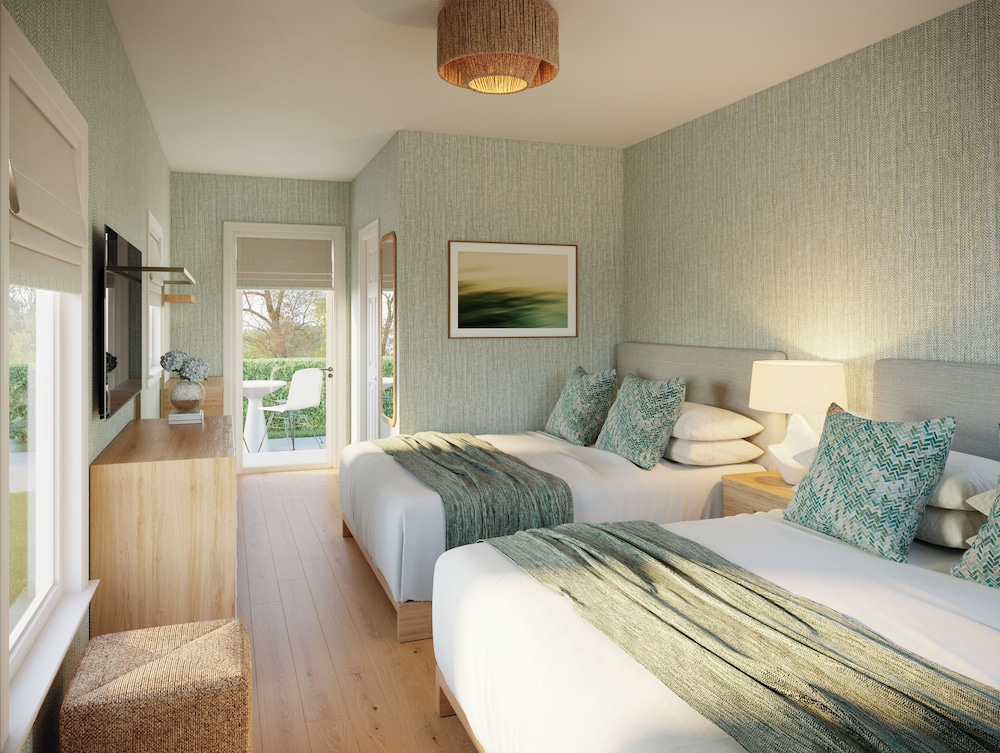 Beach Breeze Inn 7/50