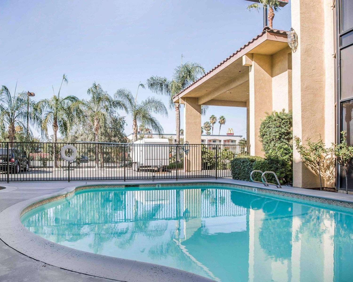 California Inn and Suites Bakersfield 2/14