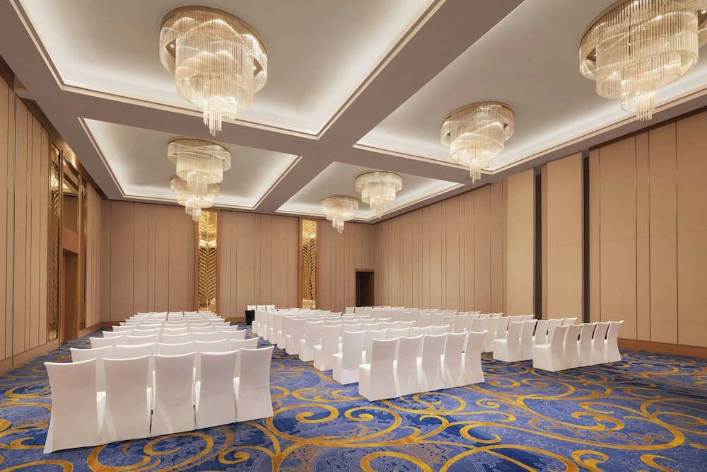 Lobby at COURTYARD BY MARRIOTT BHOPAL, BHOPAL