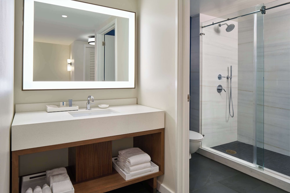 CLUB, SUITE, 2 DOUBLE BEDS, OCEAN FRONT