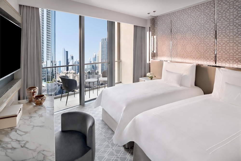 PREMIER, TWIN BEDS, CITY VIEW
