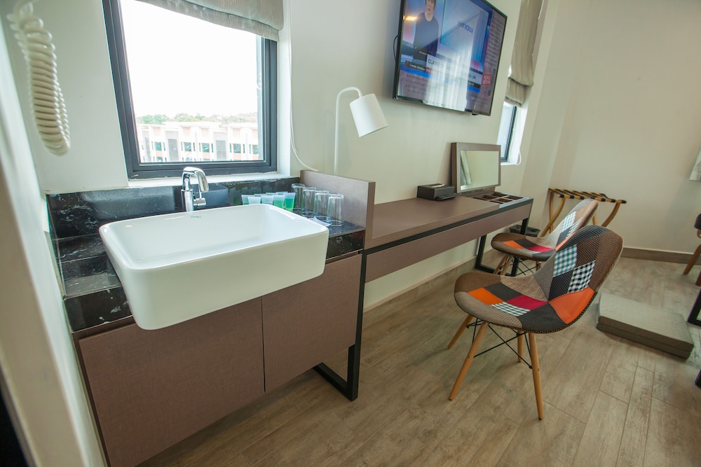 Bzz Hotel 40/61