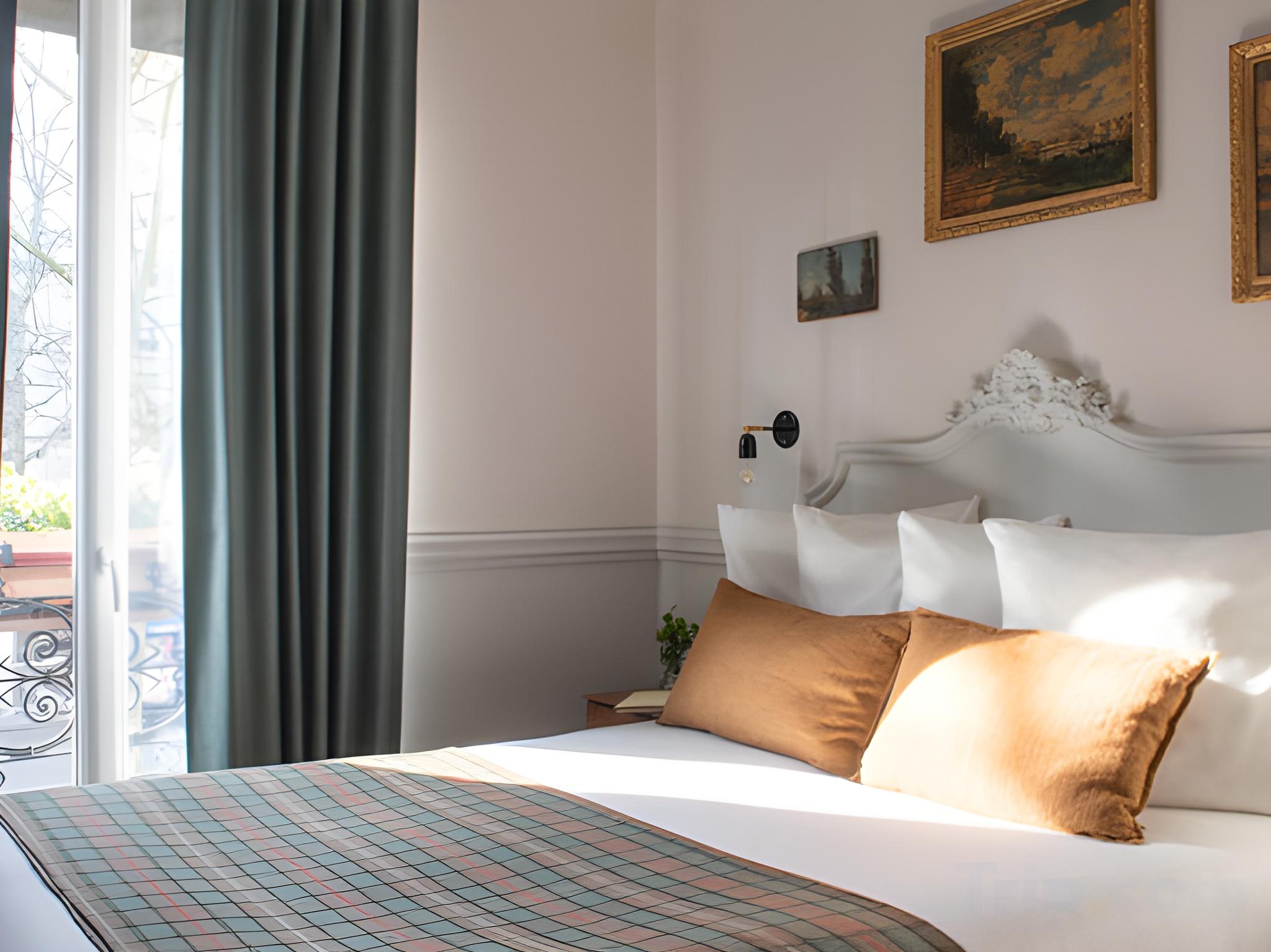 CLASSIC, DOUBLE BED