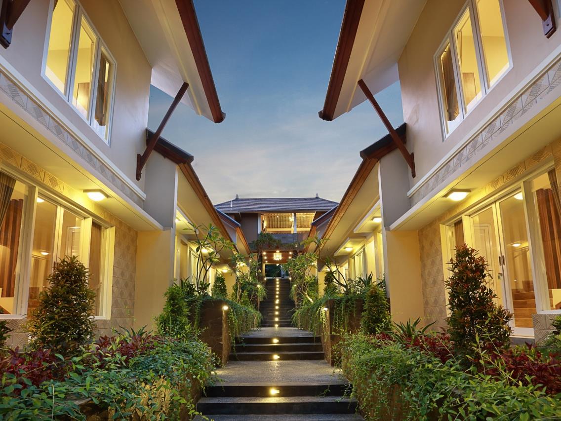 2 BEDROOMS, FAMILY SUITE, QUEEN AND TWIN BEDS