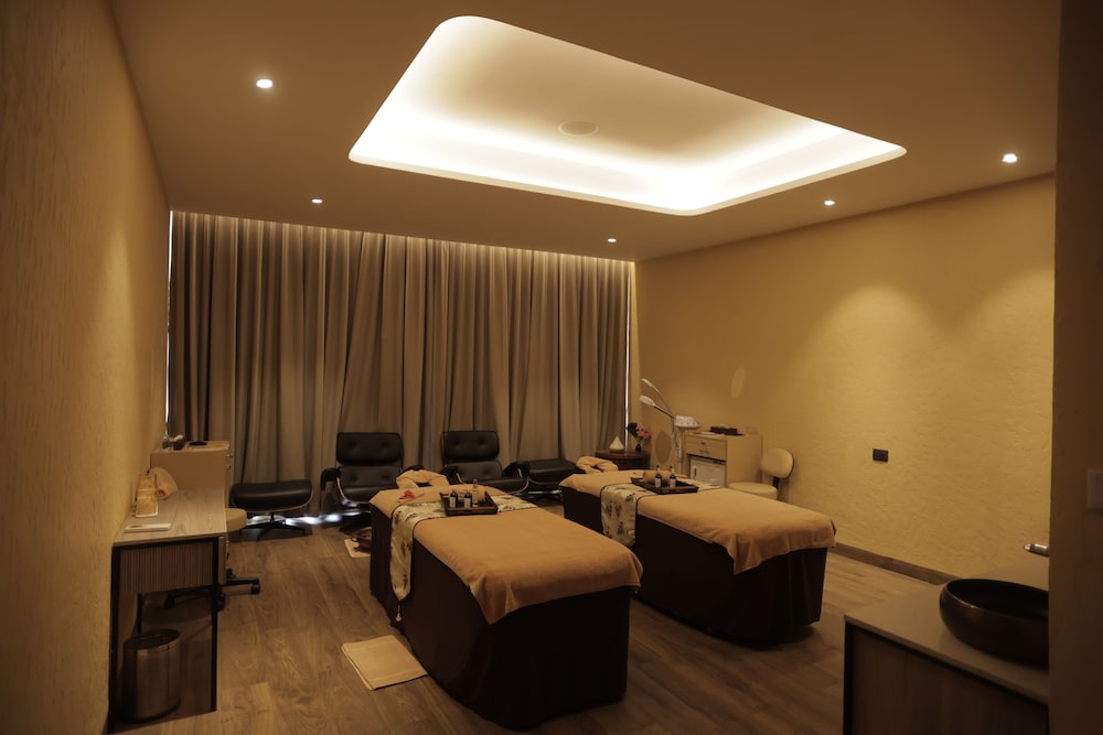Radisson Resort Hatgad Saputara 40/74