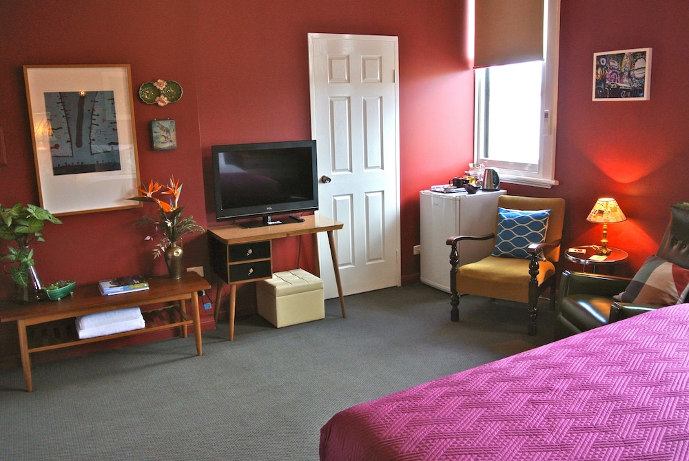 Vine Valley Inn 35/36