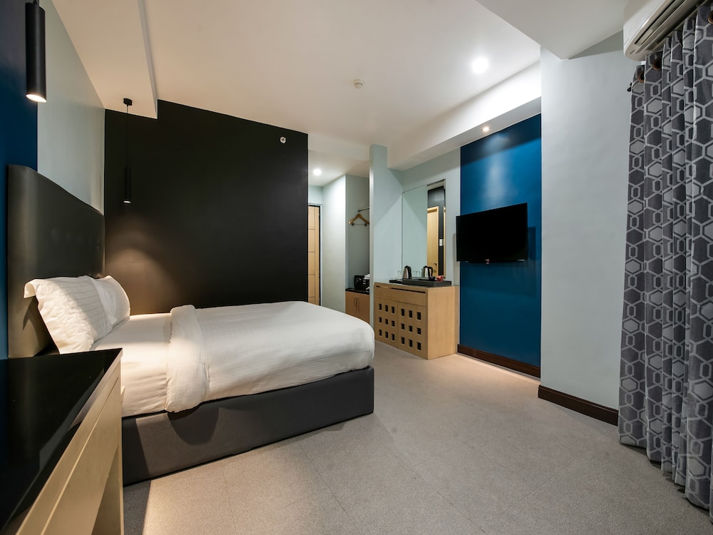 Bay Area Suites 9/28